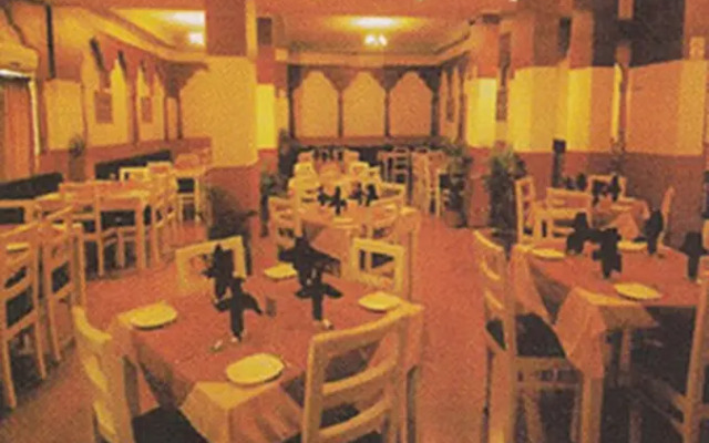 Hotel Adhi Manor
