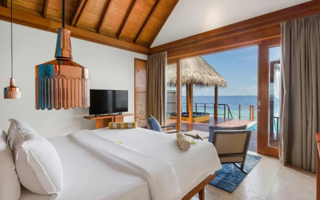 Furaveri Maldives Hotel