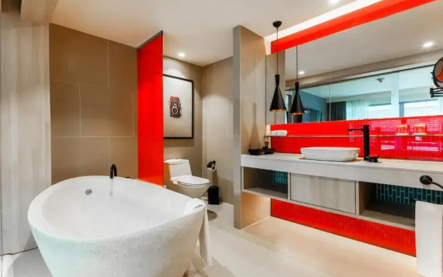 Radisson RED Phuket Patong Beach	