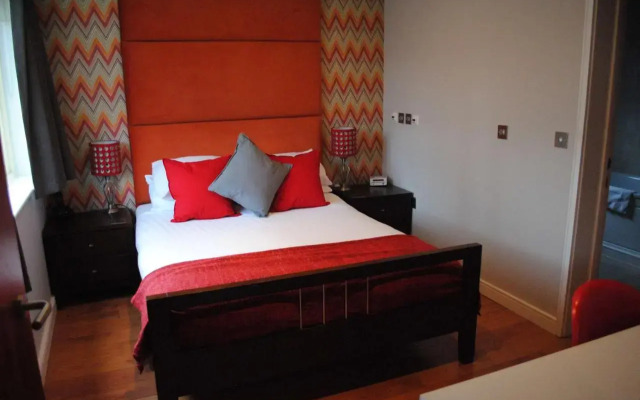 Oaklands Hotel