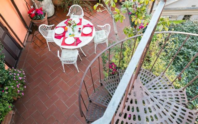 Pantheon Large Terrace Penthouse