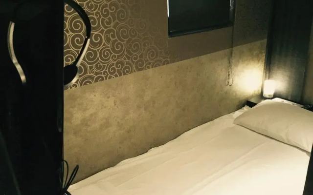 Centurion Ladies Hostel Ueno Park - Caters to Women