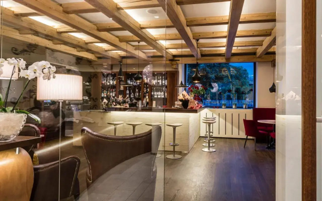 Post Hotel