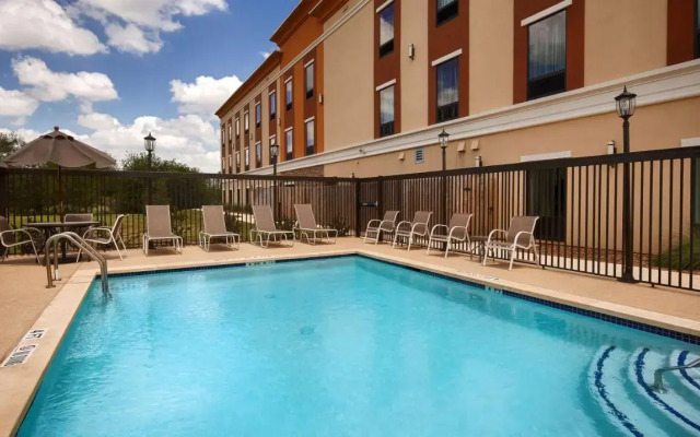Best Western Plus Elmendorf Hotel / San Antonio Hotel