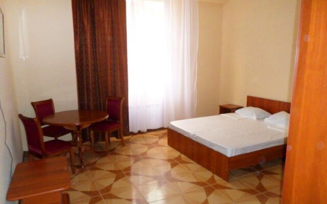 Amshenskiy Dvor Hotel