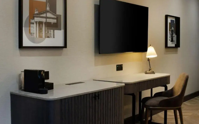 DoubleTree by Hilton London Victoria