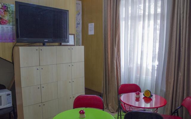 Sun Flower Hostel in Almaty, Kazakhstan from 49$, photos, reviews - zenhotels.com guestroom