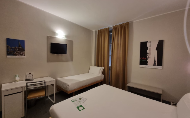 Green Class Hotel Astoria