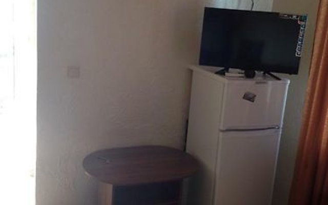 Guesthouse on Vzlyotnaya 14