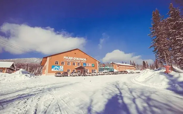 Baza semejnogo otdyha Medvezhonok Hotel