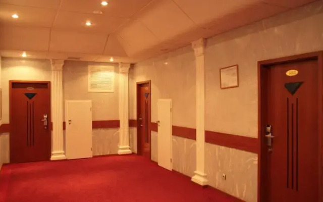 Warsaw Hotel