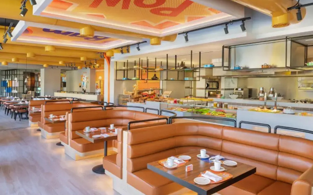 The WB Abu Dhabi, Curio Collection by Hilton