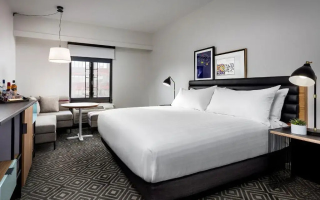 Freepoint Cambridge, Tapestry Collection By Hilton
