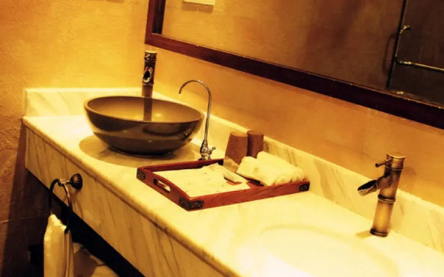 Zhengzhou Qianna Hotel