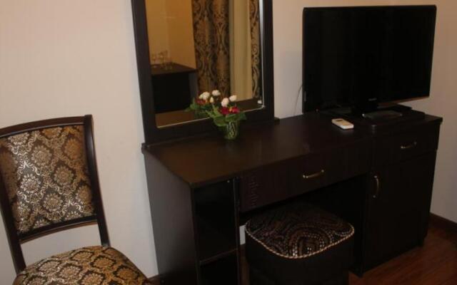 Kavkaz Hotel