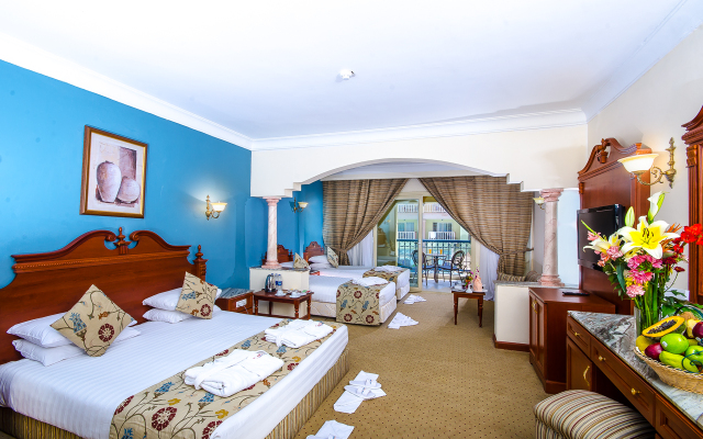 Titanic Palace - Families and Couples only