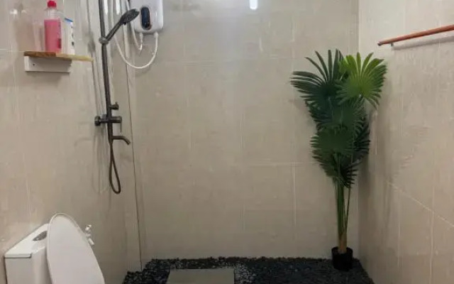 Blue Water Thoddoo Inn