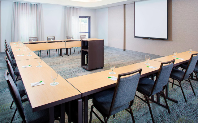 Courtyard by Marriott Roanoke Airport