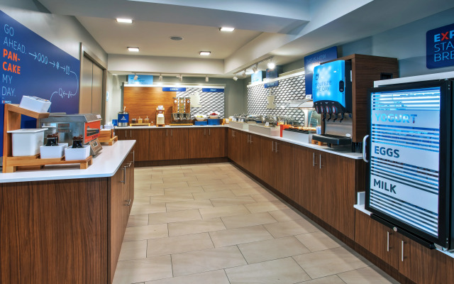 Holiday Inn Express Kitty Hawk Outer Banks by IHG