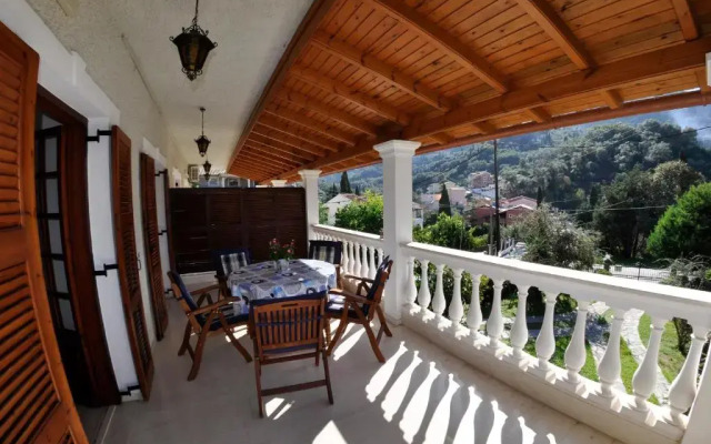 Alexandros Studios And Apartments