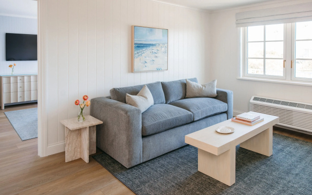 Bay Shores Peninsula Hotel