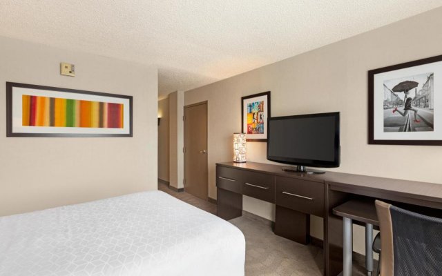 Holiday Inn Boston - Cambridge Area by IHG