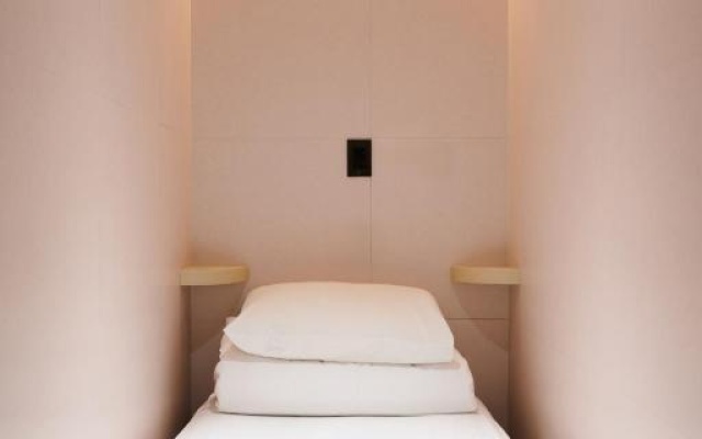 Canvas Hostel