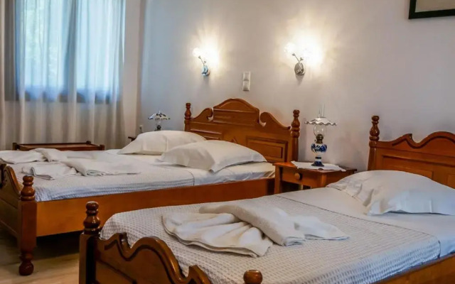 Avra Studios & Apartments
