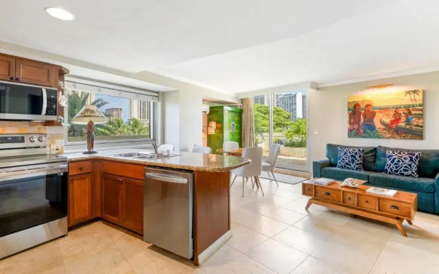 Luana Waikiki Hotel & Suites