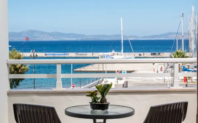 Zephyros Hotel