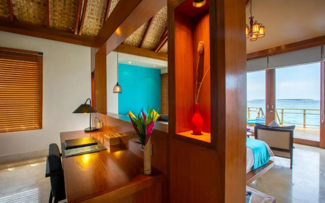 Furaveri Maldives Hotel