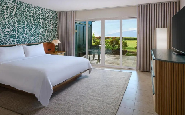 Royal Lahaina Resort & Bungalows