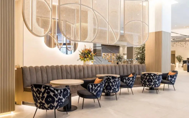 Отель Ilunion Les Corts Spa