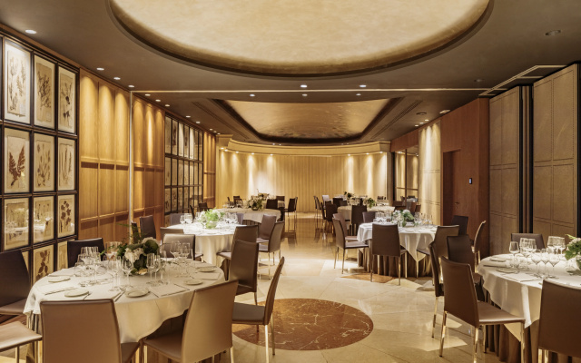 Claris  & Spa 5GL, a Small Luxury s of the World