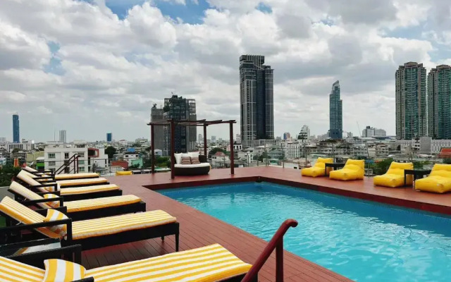 Miloft Sathorn hotel