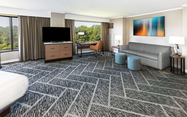DoubleTree by Hilton Tulsa - Warren Place