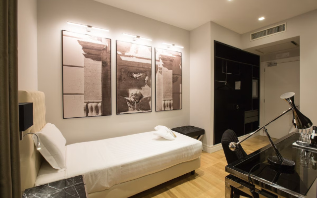 Floris Hotel