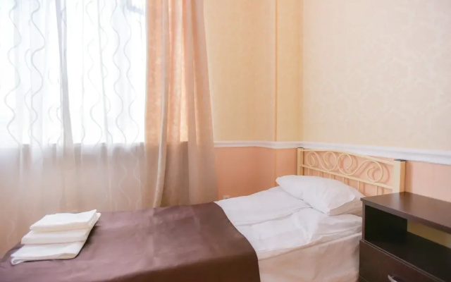 Grand Hostel Chk-Chn