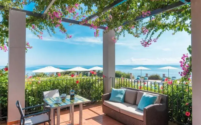 Blue Jasmine Hotel
