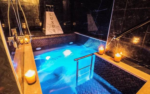 Roma Luxus Hotel