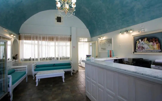 Erato Apartments