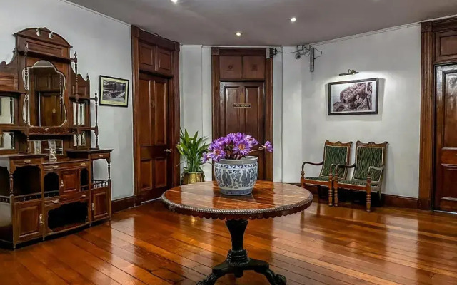 Queen's Hotel