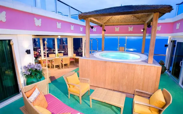 Norwegian Jade Cruise Ship
