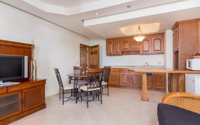 Laos Mar Hotel & Suites