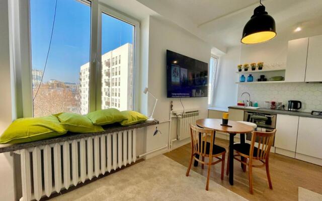 HOLIDAY 2 WiFi 300Mbs 70’TV Netflix HBO Max Apple