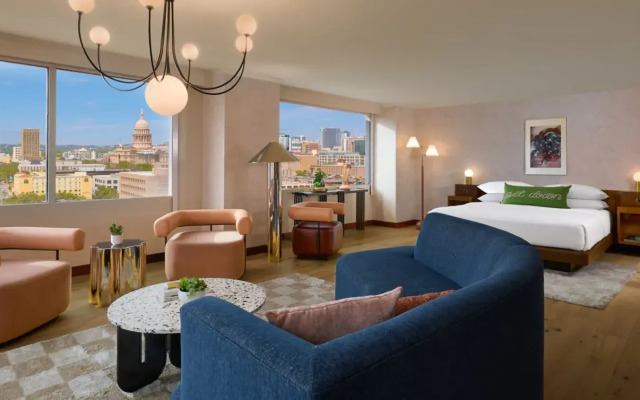 Downright Austin, A Renaissance Hotel