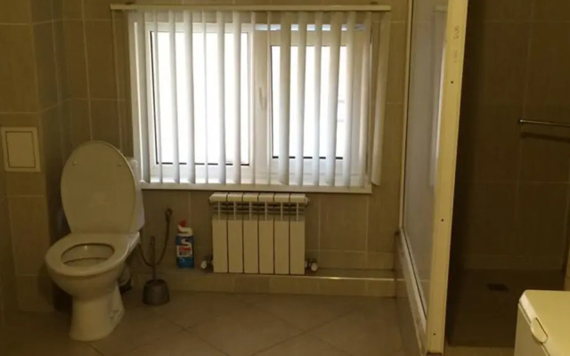 Guest House on Starookhotnichya