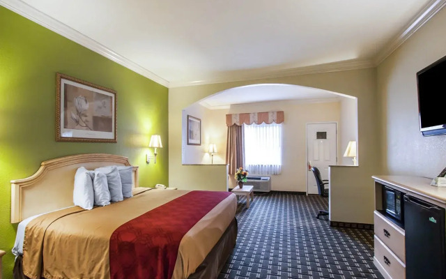 Memorylane Inn & Suites