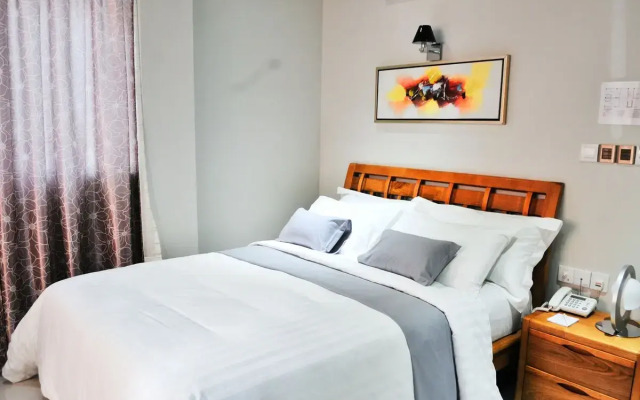 Airport Comfort Inn Premium Hotel