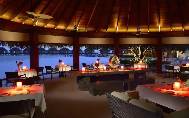 Dusit Thani Maldives Resort